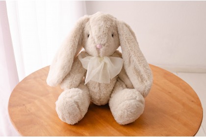 Coelho de Pelúcia Bege - Tamanho M Coelho de Pelúcia Bege - Tamanho M