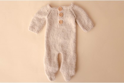 Macacão Tricot C/ Pezinho Bege - 1 Mês Macacão Tricot C/ Pezinho Bege - 1 Mês