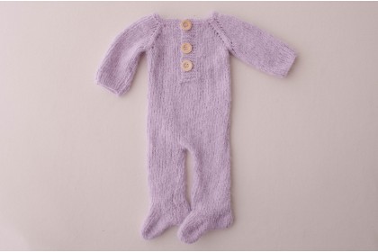 Macacão Tricot C/ Pezinho Lilás - Newborn Macacão Tricot C/ Pezinho Lilás - Newborn