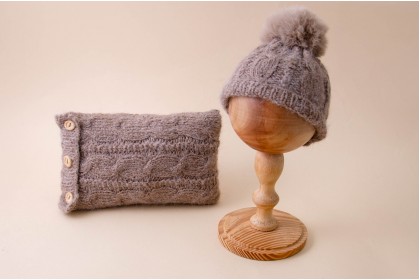 Conjunto Travesseiro Tricot  + Gorro Pompom - Marrom