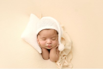 Conjunto Gorro + Travesseiro Tricot - Branco Neve